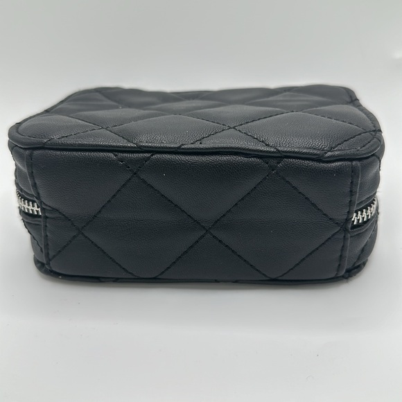 Trish McEvoy Small Black Quilted Makeup Planner Organizer Binder - Picture 4 of 6